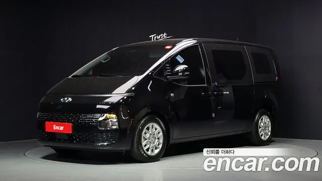 Hyundai Staria 2023 — photo 1
