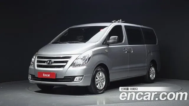 Hyundai Starex 2018 — photo 1