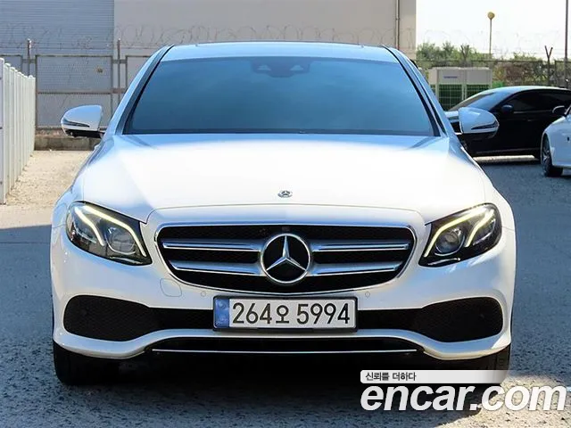 Mercedes-Benz E-Class 2019 — photo 1
