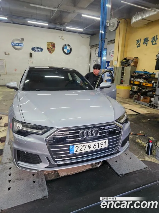 Audi A6 2023 — photo 1