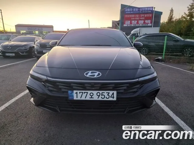 Hyundai AVANTE 2025 — photo 1