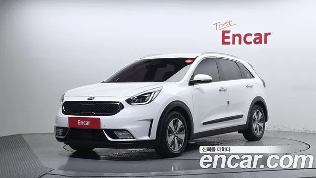 Kia Niro 2018 — photo 1