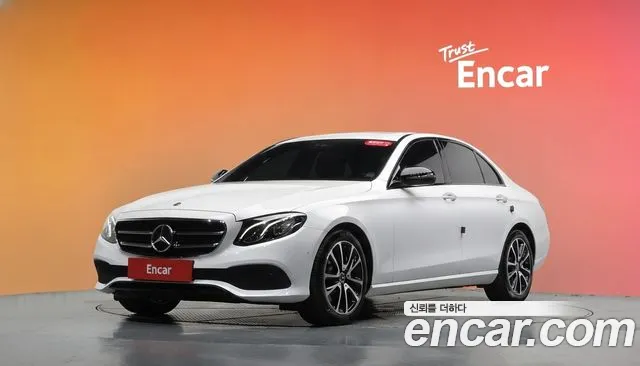 Mercedes-Benz E-Class 2020 — photo 1