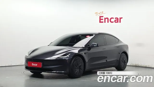 Tesla Model 3 2026 — photo 1