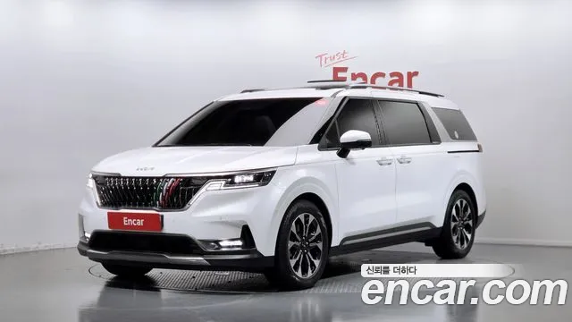 Kia Canival 2023 — photo 1