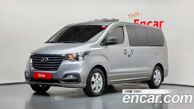 Hyundai Starex 2021 — photo 1