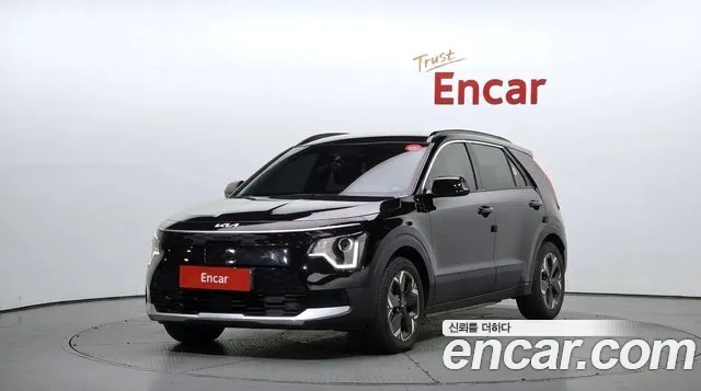Kia Niro 2023 — photo 1