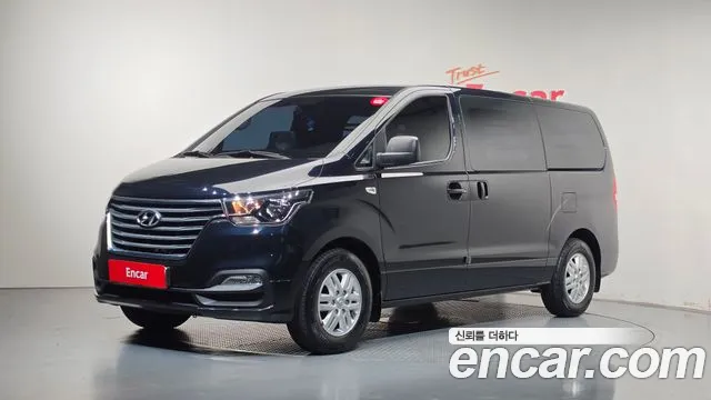 Hyundai Starex 2021 — photo 1