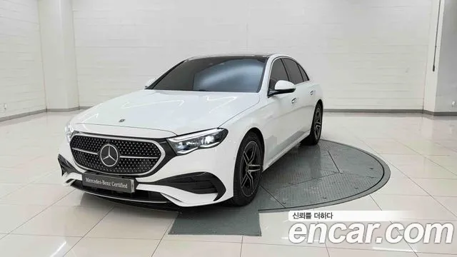 Mercedes-Benz E-Class 2025 — photo 1