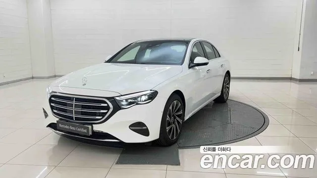 Mercedes-Benz E-Class 2026 — photo 1