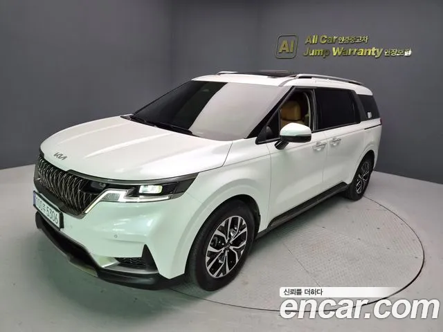 Kia Canival 2023 — photo 1