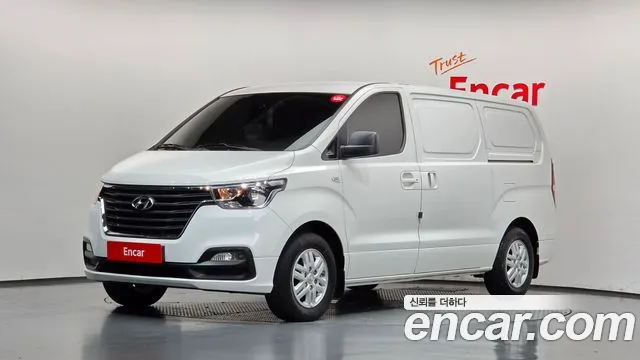 Hyundai Starex 2019 — photo 1