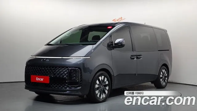 Hyundai Staria 2022 — photo 1