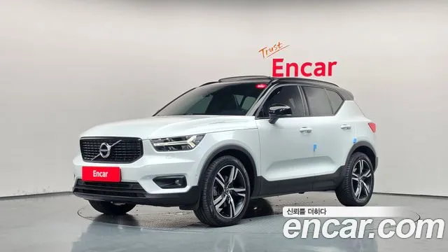 Volvo XC40 2019 — photo 1