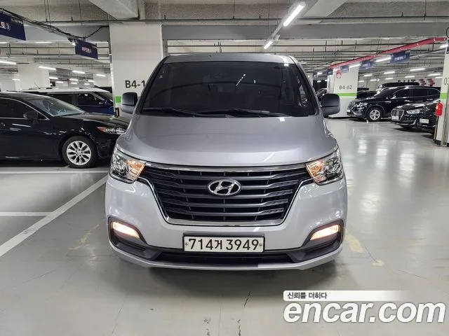 Hyundai Starex 2019 — photo 1