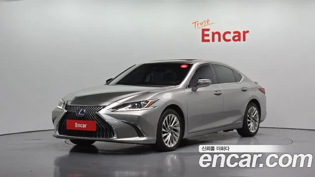 Lexus ES 2021 — photo 1