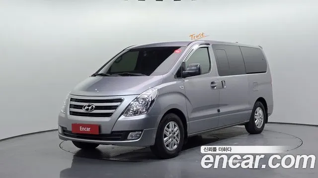 Hyundai Starex 2017 — photo 1