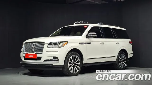 Lincoln Navigator 2022 — photo 1