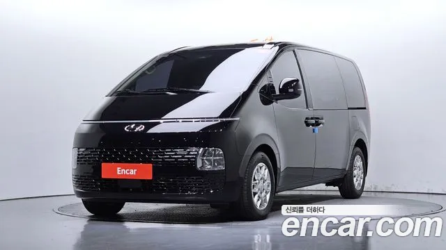 Hyundai Staria 2024 — photo 1