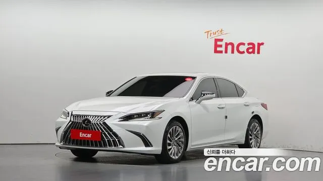 Lexus ES 2026 — photo 1
