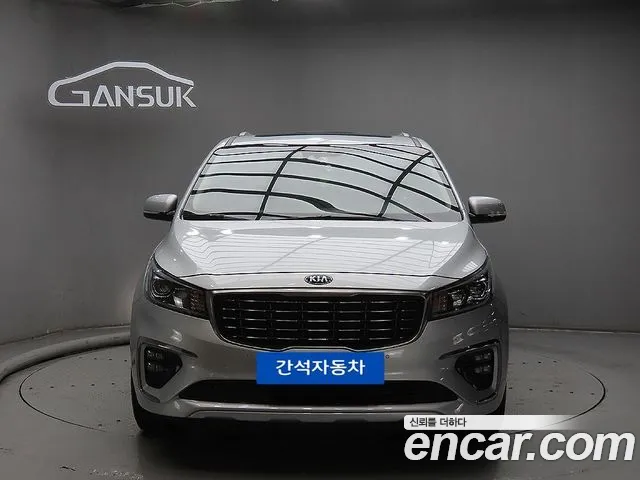 Kia Canival 2019 — photo 1