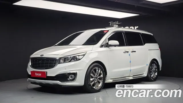 Kia Canival 2015 — photo 1