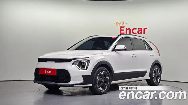 Kia Niro 2023 — photo 1