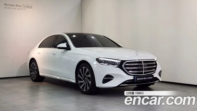 Mercedes-Benz E-Class 2026 — photo 1