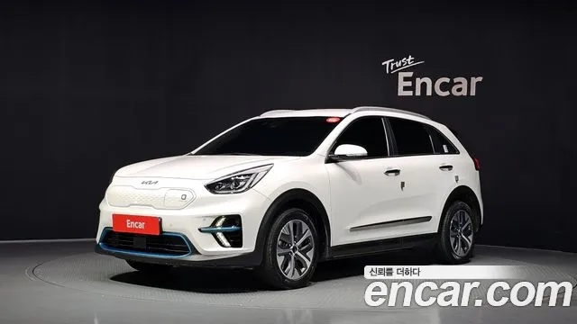 Kia Niro 2022 — photo 1
