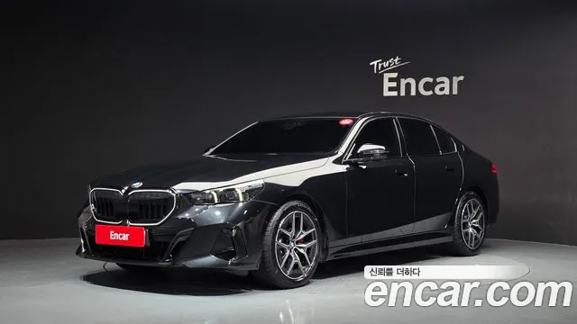 BMW 5-Series 2026 — photo 1