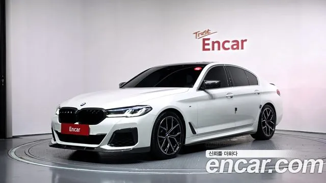 BMW 5-Series 2019 — photo 1
