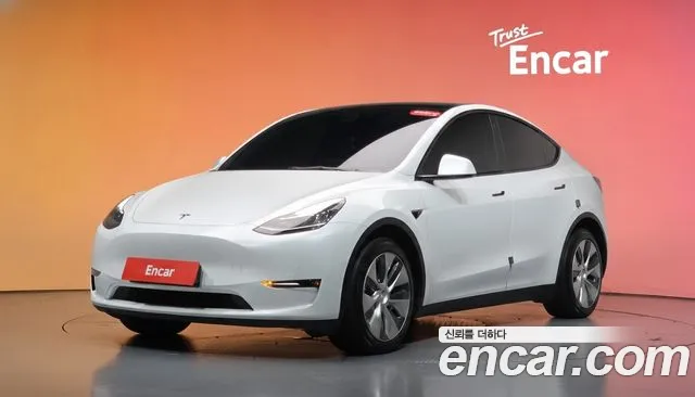 Tesla Model Y 2021 — photo 1