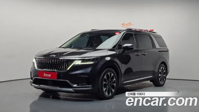 Kia Canival 2021 — photo 1