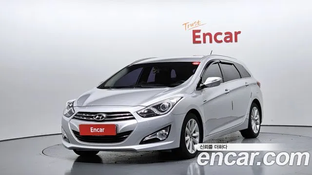 Hyundai i40 2012 — photo 1
