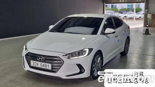 Hyundai AVANTE 2017 — photo 1