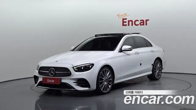 Mercedes-Benz E-Class 2022 — photo 1