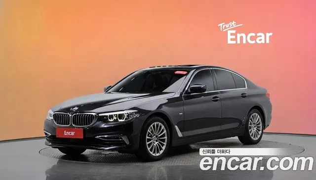 BMW 5-Series 2020 — photo 1