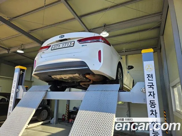 Kia K5 2018 — photo 1