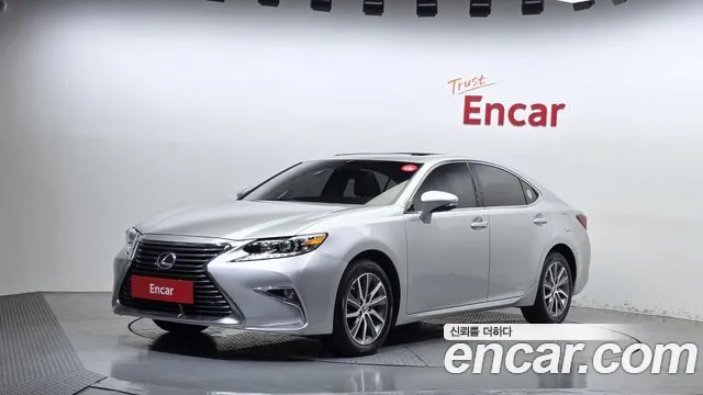 Lexus ES 2017 — photo 1