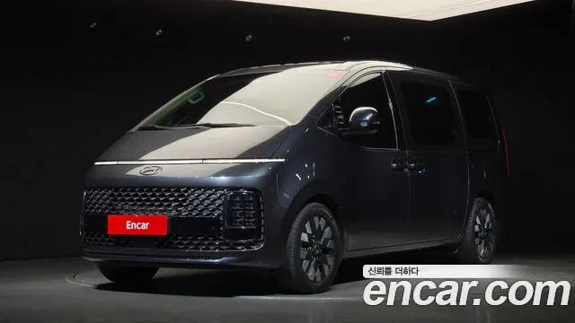 Hyundai Staria 2022 — photo 1