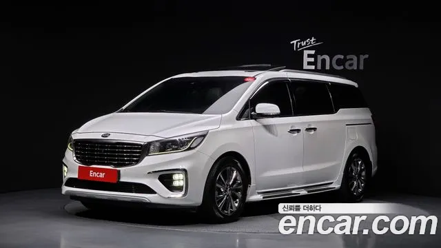 Kia Canival 2019 — photo 1