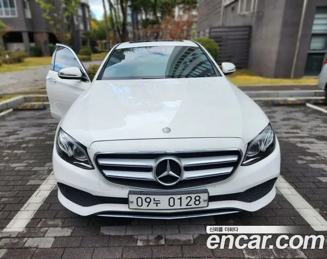 Mercedes-Benz E-Class 2017 — photo 1
