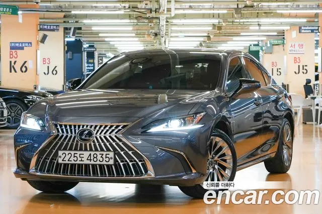 Lexus ES 2026 — photo 1