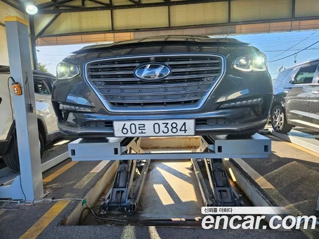 Hyundai Grandeur 2017 — photo 1