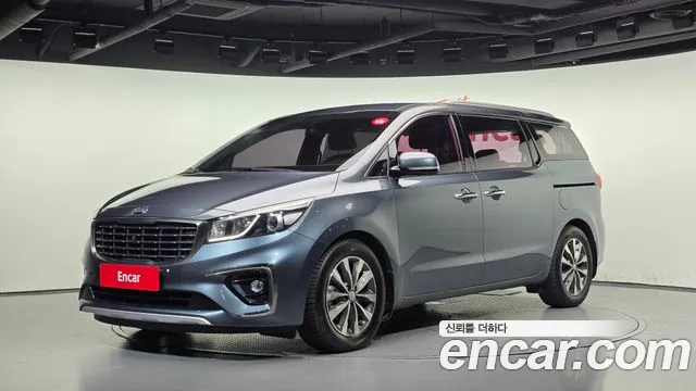 Kia Canival 2016 — photo 1