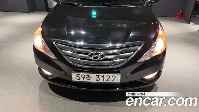 Hyundai Sonata 2011 — photo 1