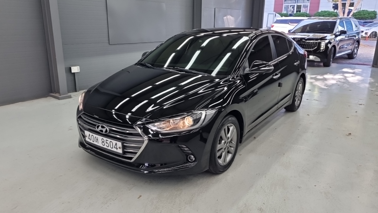 Hyundai AVANTE 2016 — photo 1