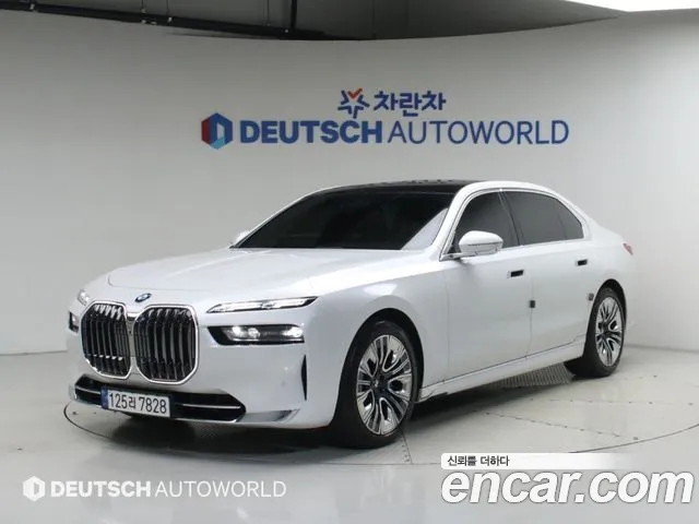 BMW 7-Series 2023 — photo 1