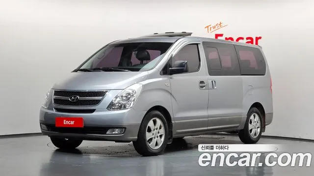 Hyundai Starex 2012 — photo 1