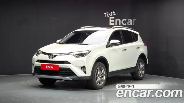 Toyota RAV4 2018 — photo 1